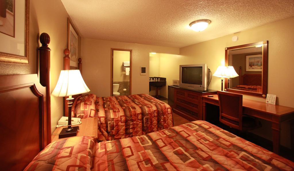 Executive Motel Eugene Room photo